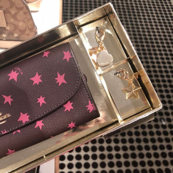 F39133 Boxed Soft Wallet with Star Print and Charm - Picture 5 of 5